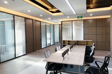 內(nèi)鋼外鋁防火玻璃隔斷有什么過(guò)人之處_內(nèi)鋼外鋁百葉防火玻璃隔斷_秉帝隔斷